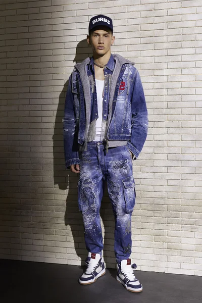 Look 10
